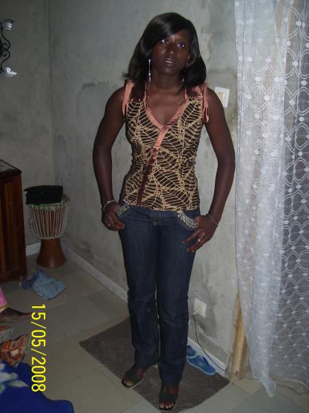 elle c'est gnima ma tante elle est super chick